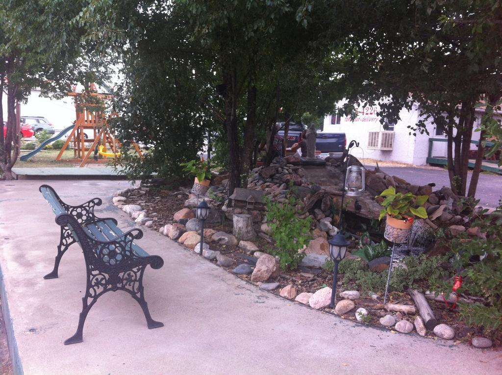 Holiday Motel Canon City Bagian luar foto